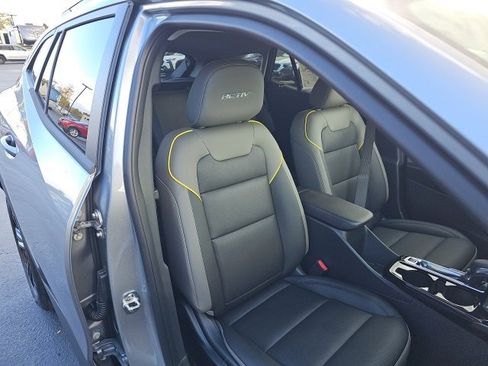 New 2026 Chevrolet Trax ACTIV w/ Sunroof Package image 21