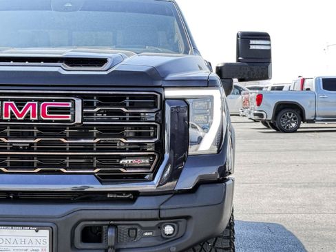 Certified 2025 GMC Sierra 2500 AT4X w/ AT4X AEV Edition AWD/4WD image 5