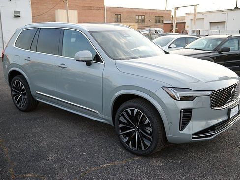 New 2026 Volvo XC90 B6 Plus w/ Protection Package Premier image 4