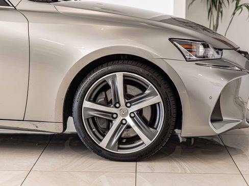 Used 2017 Lexus IS 300 AWD image 10