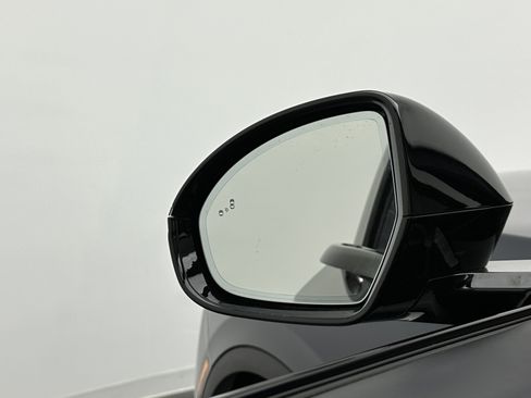 Used 2024 Lincoln Nautilus Premier w/ Equipment Group 102A image 28