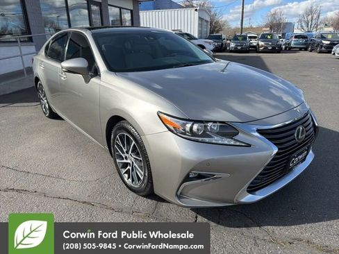 Used 2016 Lexus ES 350 w/ Navigation System Package image 3