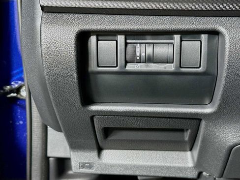 Certified 2025 Subaru Crosstrek 2.0i Premium image 10