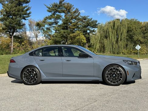 New 2026 BMW M5 w/ Executive Package image 8