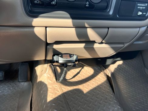 Used 2001 GMC Sierra 2500 4x4 Extended Cab w/ Convenience Plus Group image 38