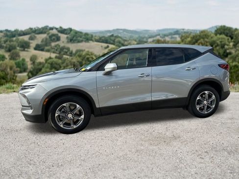 Used 2025 Chevrolet Blazer LT AWD/4WD image 4