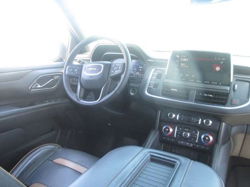 Used 2022 GMC Yukon AT4 AWD/4WD image 29
