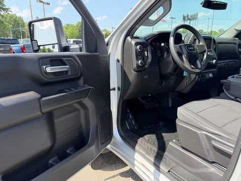 Used 2022 GMC Sierra 3500 Pro AWD/4WD image 18
