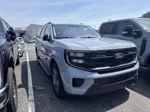 Used 2025 Ford Expedition Max Active image 2