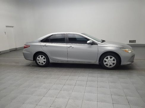Used 2015 Toyota Camry LE image 11