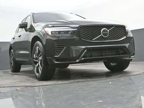 New 2026 Volvo XC60 T8 Core w/ Climate Package image 23