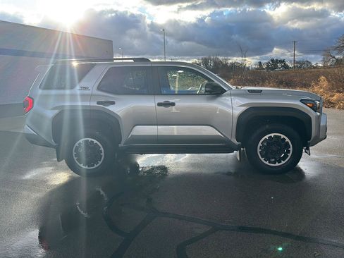 Used 2025 Toyota 4Runner TRD Off-Road Premium image 8