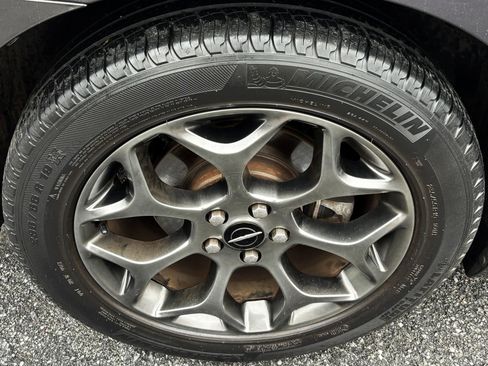Used 2015 Chrysler 300 S w/ 300S Premium Group AWD/4WD image 8