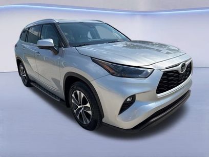 Used 2022 Toyota Highlander XLE
