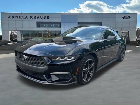 Used 2024 Ford Mustang Coupe RWD image 3