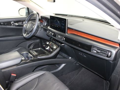 Used 2022 Lincoln Nautilus Reserve w/ Monochromatic Package image 30