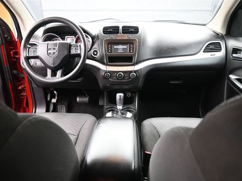 Used 2018 Dodge Journey SE w/ Blacktop Package FWD image 12