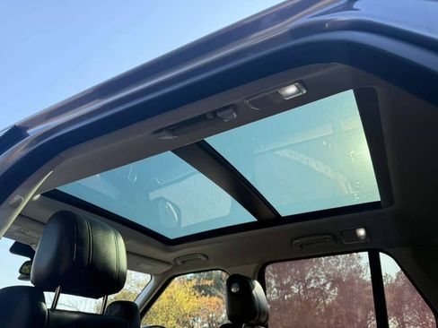 Used 2016 Land Rover Range Rover HSE image 9