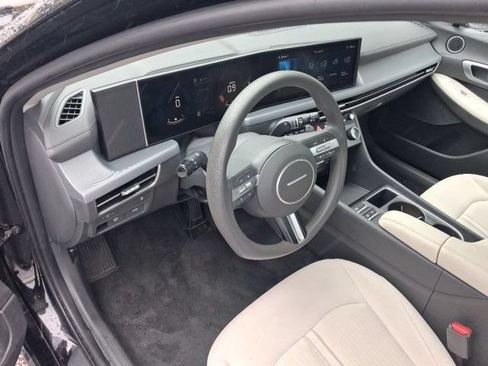 Used 2025 Hyundai Sonata SEL FWD image 3