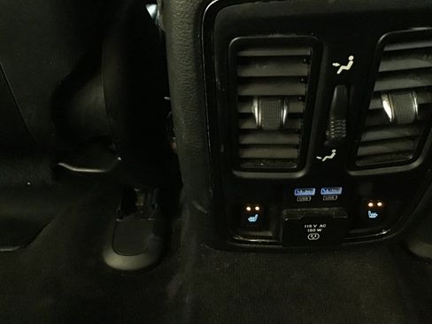 Used 2018 Dodge Durango GT image 23