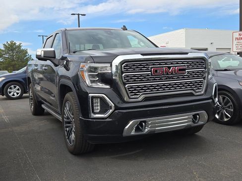 Used 2019 GMC Sierra 1500 Denali w/ Denali Ultimate Package AWD/4WD image 3