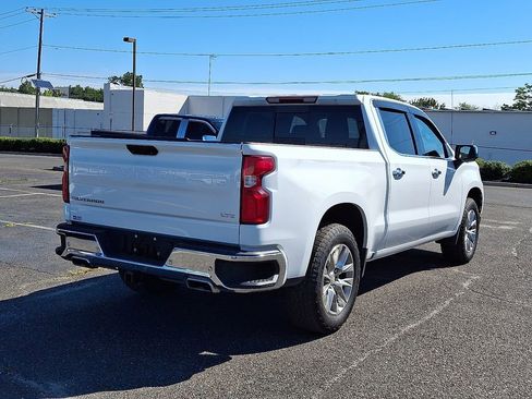 Used 2022 Chevrolet Silverado 1500 LTZ w/ LTZ Convenience Package II AWD/4WD image 11