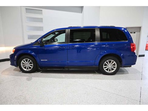 Used 2020 Dodge Grand Caravan SXT FWD image 9