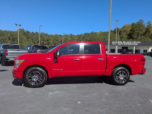 Used 2021 Nissan Titan SV w/ SV Convenience Package image 8