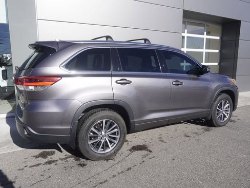 Used 2018 Toyota Highlander XLE image 4