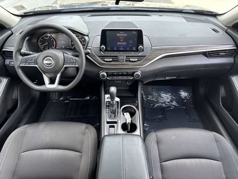 Used 2024 Nissan Altima 2.5 SV AWD/4WD image 18