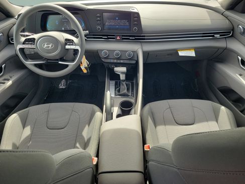 New 2026 Hyundai Elantra SE image 23