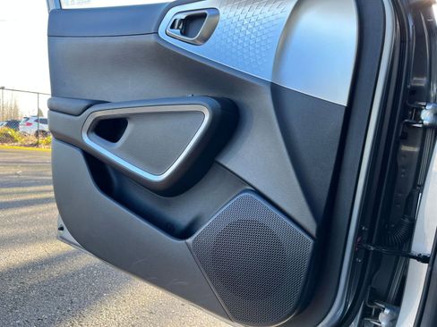 Used 2025 Kia Soul LX w/ LX Technology Package image 20