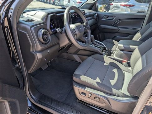 Certified 2023 Chevrolet Colorado Trail Boss w/ Technology Package image 11