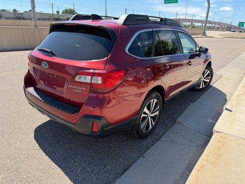 Used 2019 Subaru Outback 3.6R Limited AWD/4WD image 4