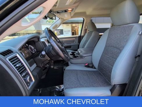 Used 2019 RAM 1500 Classic SLT w/ Luxury Group AWD/4WD image 18