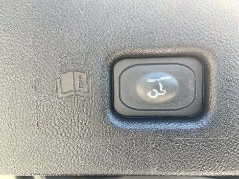Used 2017 Lincoln MKX Select w/ Select Plus Package FWD image 9