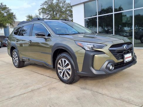 Certified 2025 Subaru Outback Premium image 2