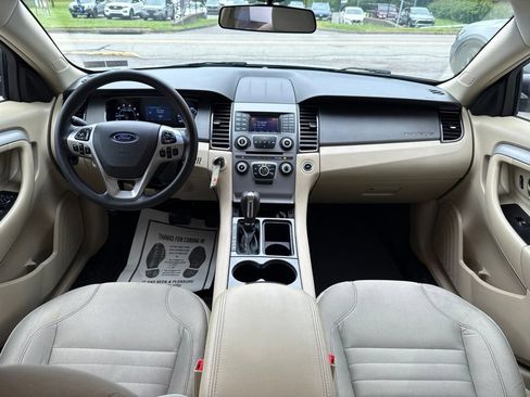 Used 2016 Ford Taurus SE FWD image 13