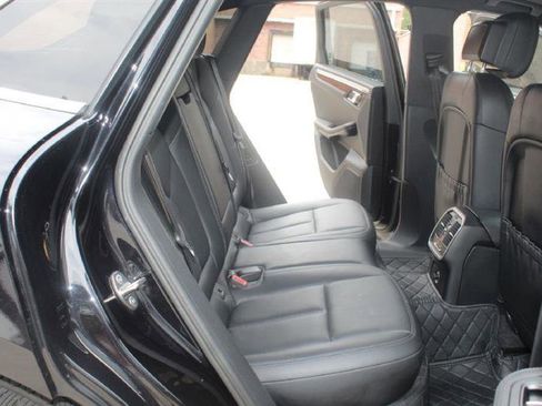 Used 2016 Porsche Macan S image 11