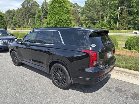 Used 2025 Hyundai Palisade Calligraphy AWD/4WD image 3