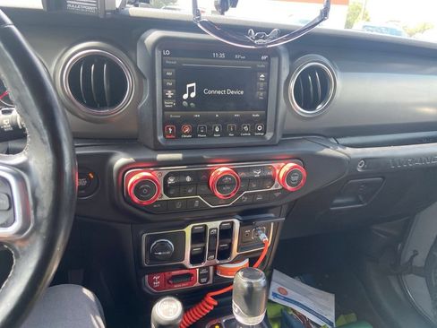 Used 2022 Jeep Wrangler Unlimited Rubicon w/ LED Lighting Group AWD/4WD image 37