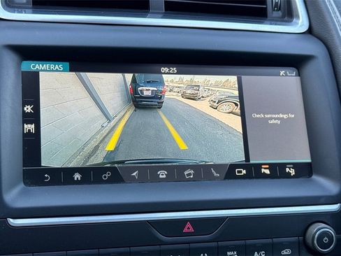 Used 2020 Jaguar E-PACE SE image 24