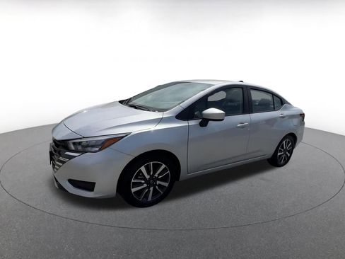 Used 2025 Nissan Versa SV FWD image 8