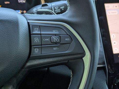 New 2025 Jeep Grand Cherokee L Limited image 30