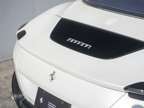 Certified 2025 Ferrari Roma Spider image 22