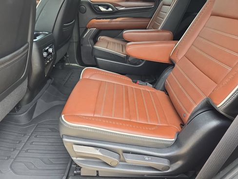 Used 2023 GMC Yukon Denali Ultimate AWD/4WD image 15