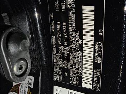 New 2026 Toyota Highlander XLE image 17