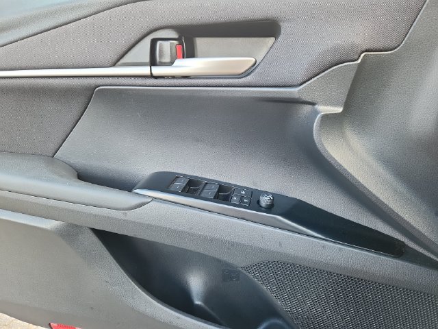Used 2025 Toyota Camry LE FWD image 6