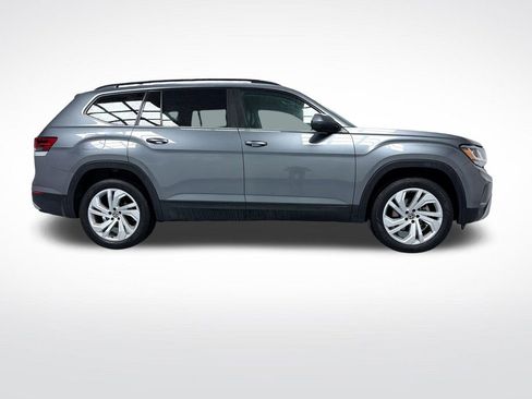 Used 2022 Volkswagen Atlas SE image 2