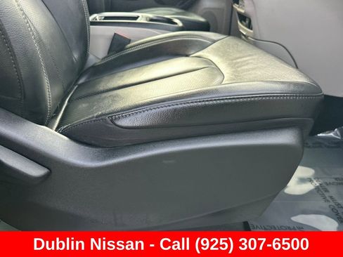 Used 2022 Chrysler Pacifica Touring-L FWD image 25